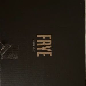 Frye & co brown boots ( Veronica short size 8)